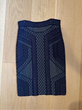 BCBGMaxAzria Navy and Gray Geometric Knit Pencil Skirt